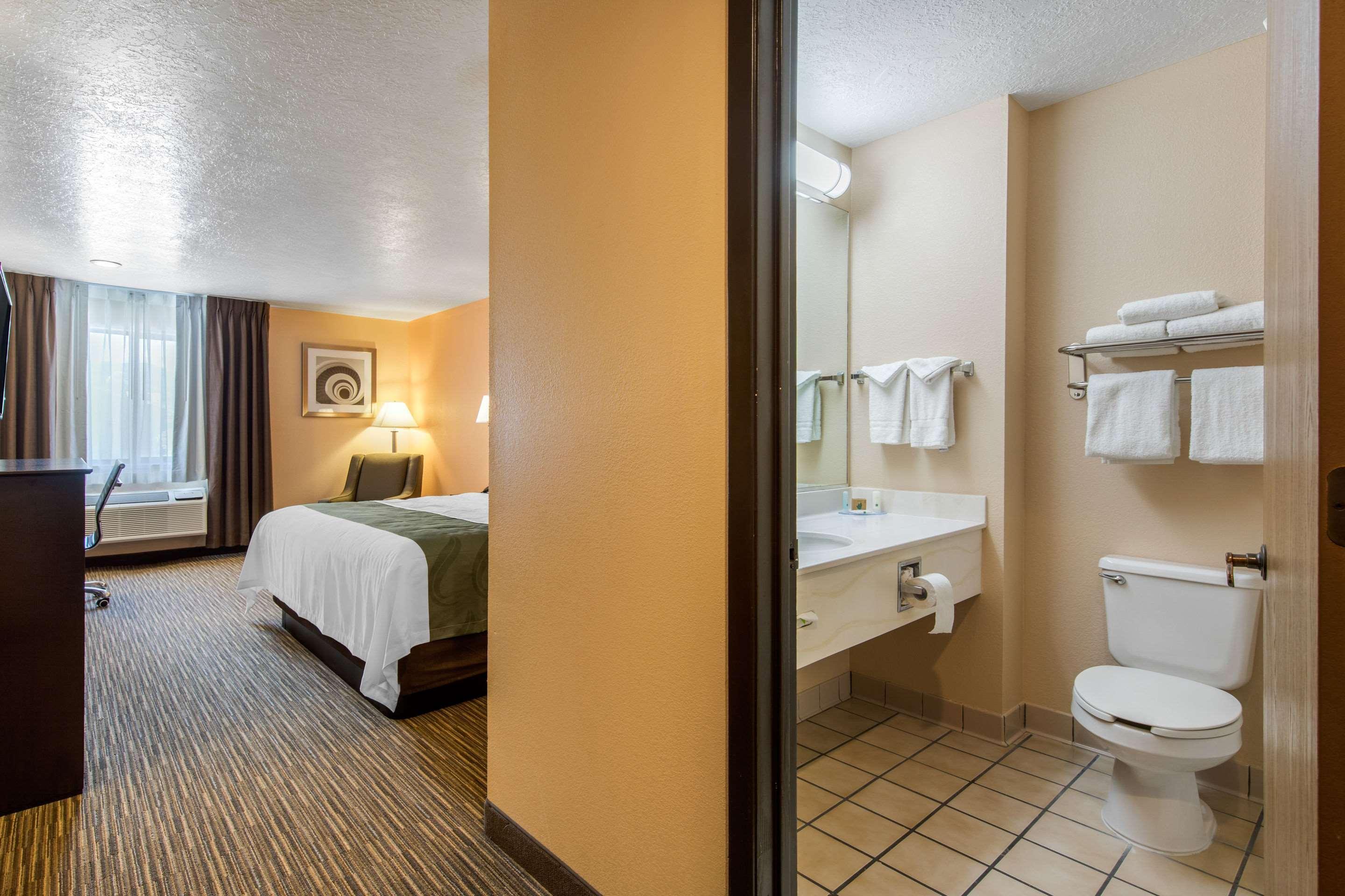 Quality Inn & Suites Albuquerque North Near Balloon Fiesta Park Ngoại thất bức ảnh