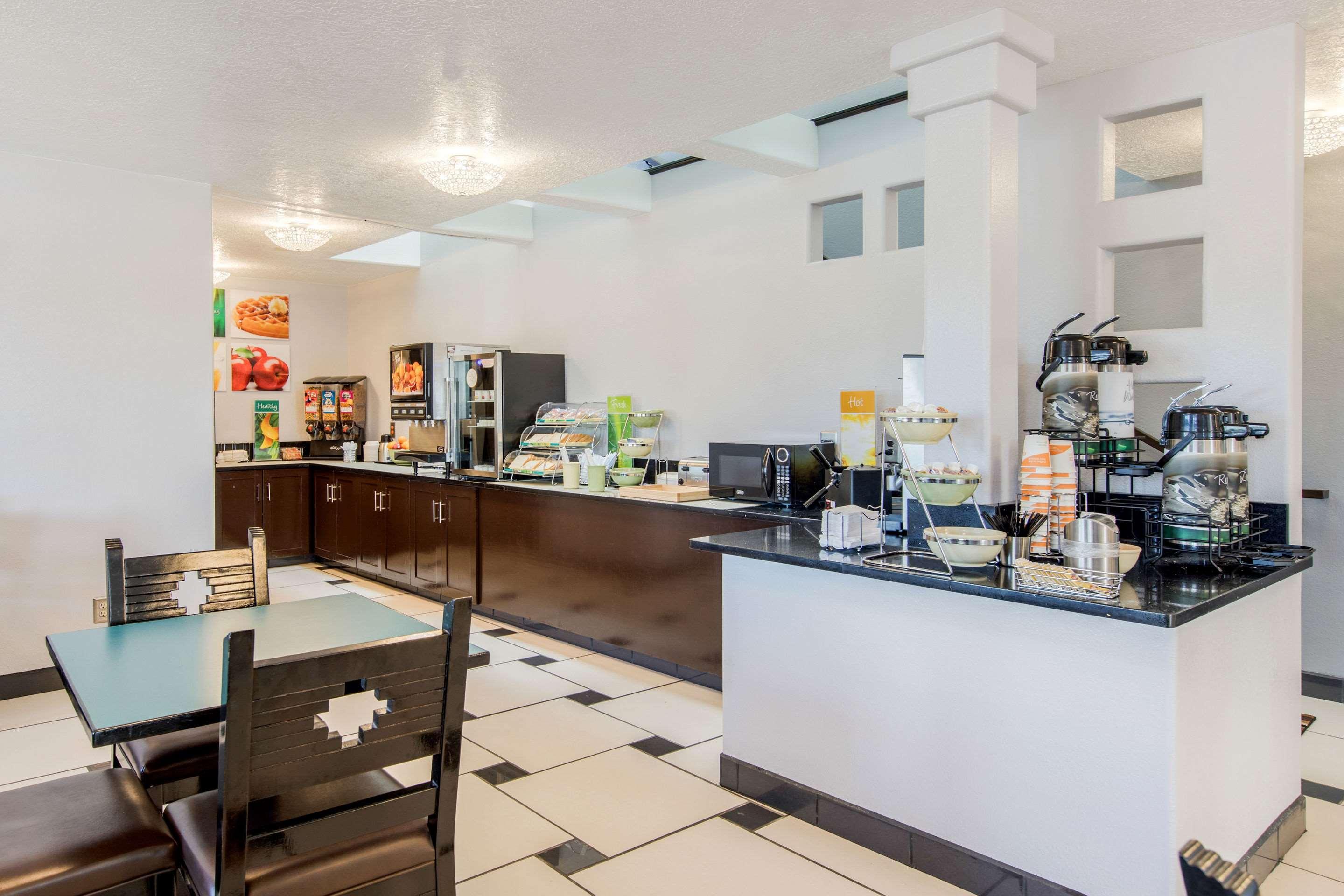 Quality Inn & Suites Albuquerque North Near Balloon Fiesta Park Ngoại thất bức ảnh