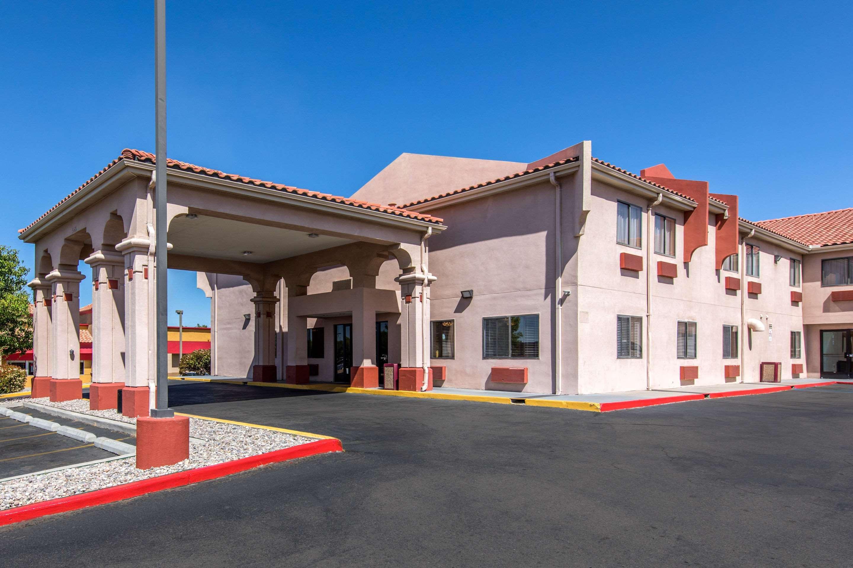 Quality Inn & Suites Albuquerque North Near Balloon Fiesta Park Ngoại thất bức ảnh